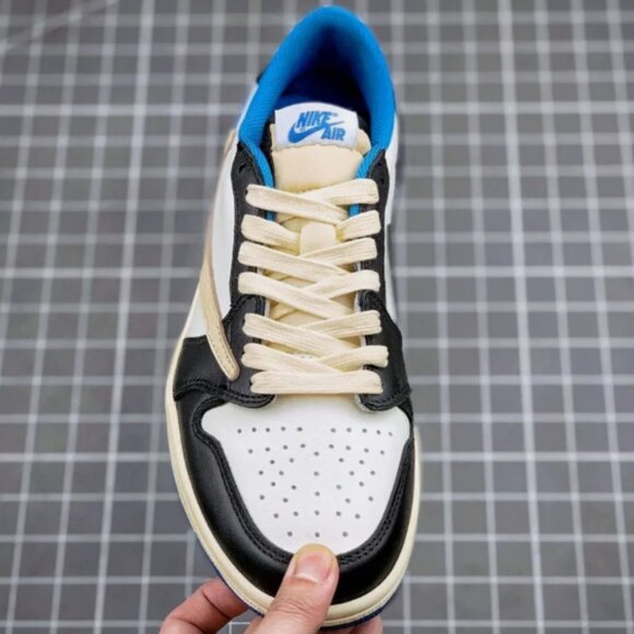 Travis Scott x AJ 1 Retro Low OG SP Fragment White Blue Daily - Picture 8 of 10